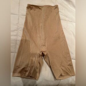 Ladies Spanx Size Medium NWOT